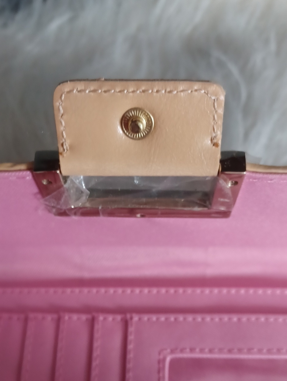 Liz Claiborne Colorful Wallet - Picture 9 of 16